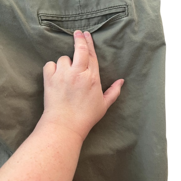 Vintage Old Navy Khaki Capris | Size 20 - Picture 4 of 8